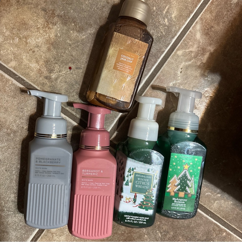 Lot of 5 Bath & Body Works foaming hand soaps